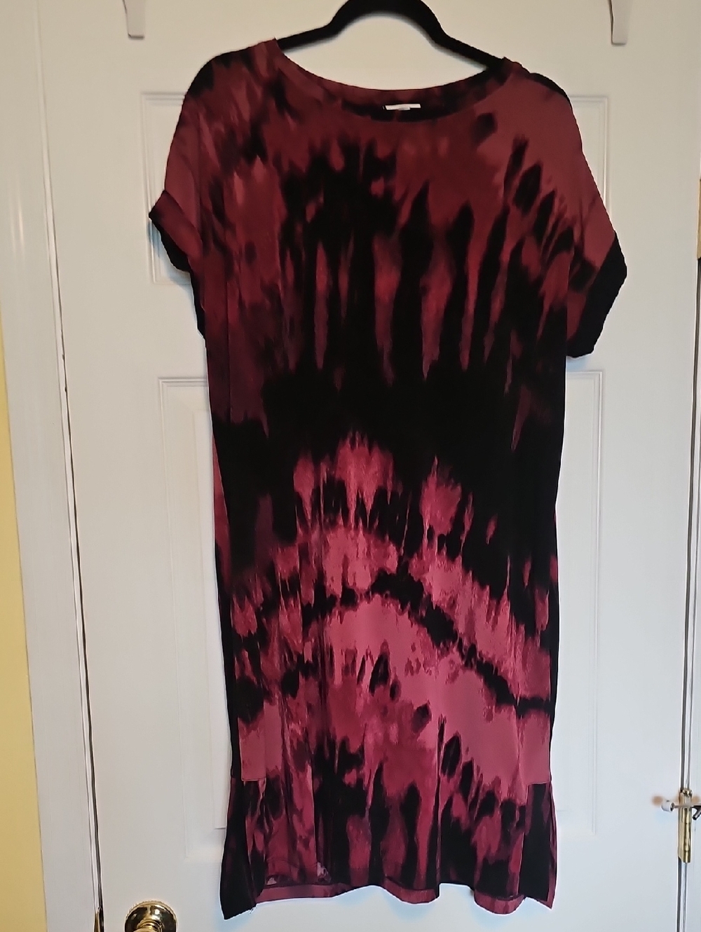 LuLaRoe Burgundy and Black Tie-Dye Short Sleeve Tunic